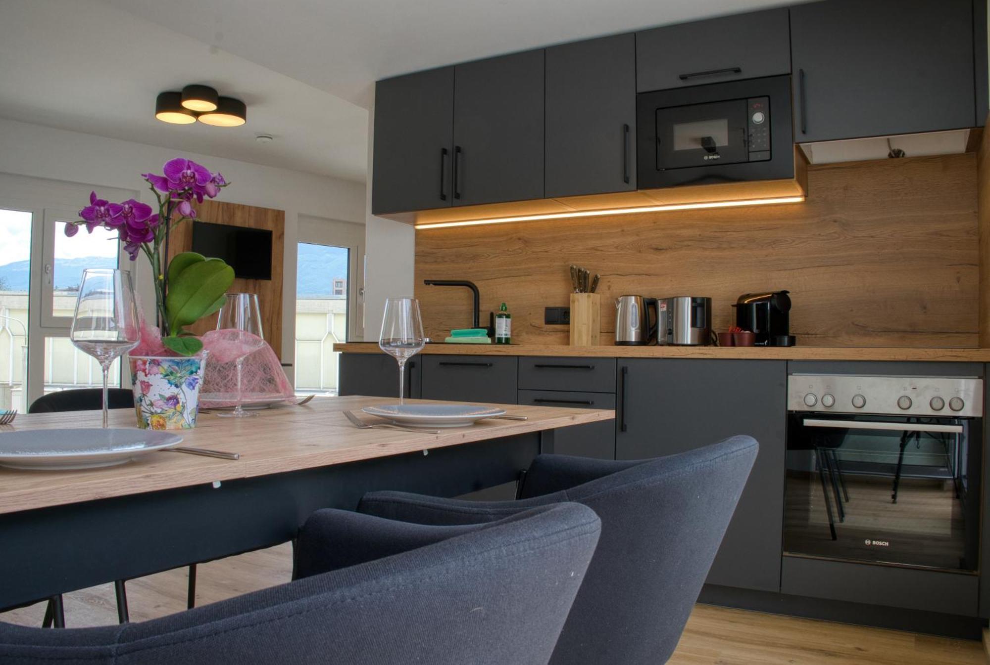 Myquartier City Chalets Innsbruck Bagian luar foto